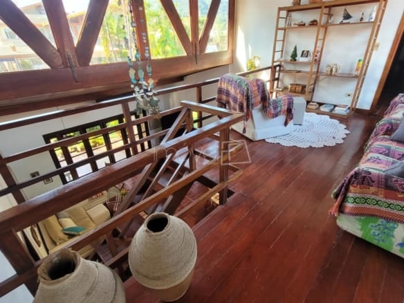 Casa à Venda em Ubatuba no Condomínio Salga Praia da lagoinha com 3 Quartos e 247m²