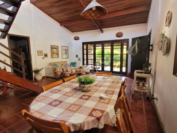 Casa à Venda em Ubatuba no Condomínio Salga Praia da lagoinha com 3 Quartos e 247m²