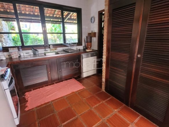Casa à Venda em Ubatuba no Condomínio Salga Praia da lagoinha com 3 Quartos e 247m²