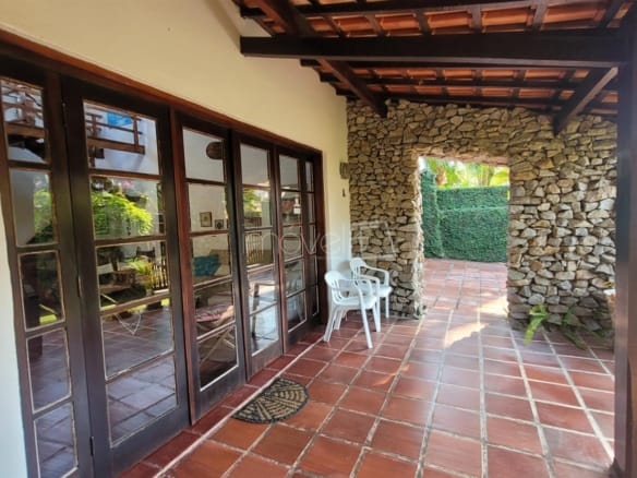 Casa à Venda em Ubatuba no Condomínio Salga Praia da lagoinha com 3 Quartos e 247m²