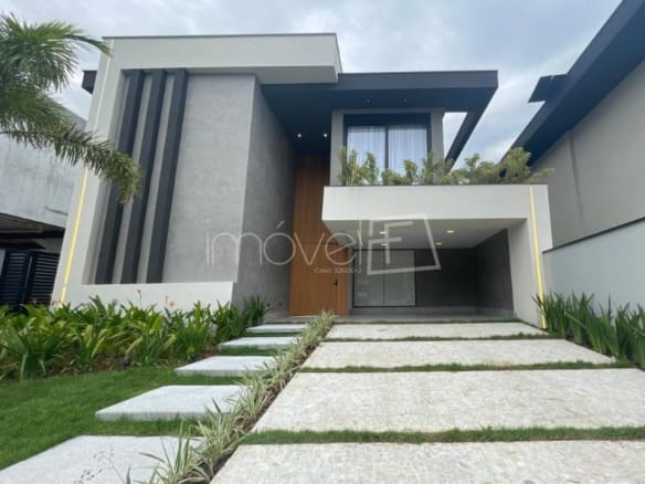 Casa de Condomínio para Venda com 5 quartos, em Riviera com 370,21m²