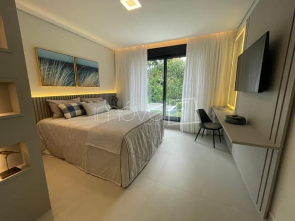Casa de Condomínio para Venda com 5 quartos, em Riviera com 370,21m²