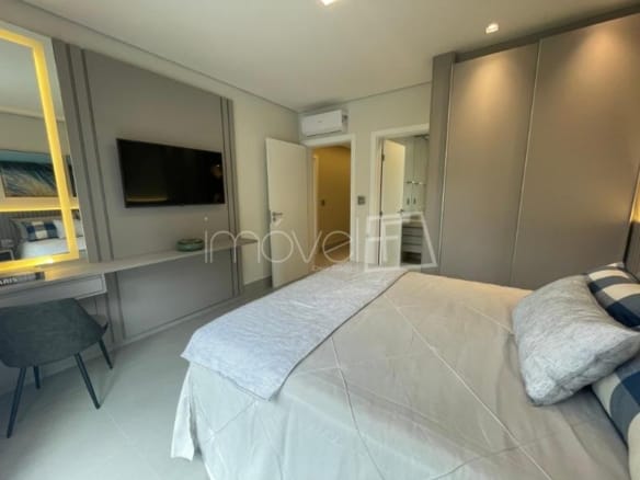 Casa de Condomínio para Venda com 5 quartos, em Riviera com 370,21m²