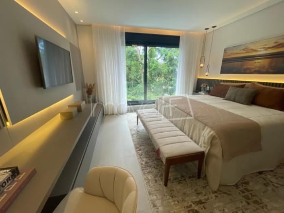 Casa de Condomínio para Venda com 5 quartos, em Riviera com 370,21m²