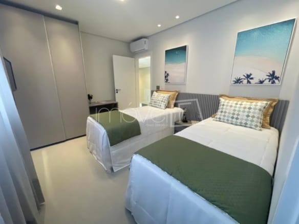 Casa de Condomínio para Venda com 5 quartos, em Riviera com 370,21m²