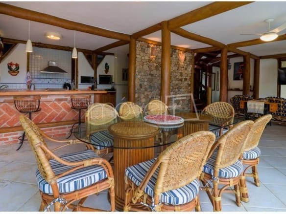 Casa de Condomínio para Venda com 6 quartos, em Ilhabela com 257,48m²