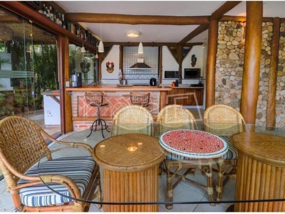 Casa de Condomínio para Venda com 6 quartos, em Ilhabela com 257,48m²