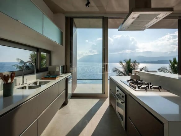 Casa para Venda com 3 quartos, em Ilhabela com 325m²