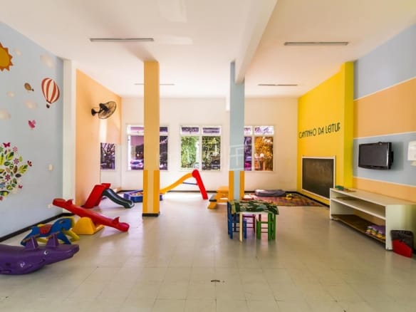 Casa de Condomínio para Venda com 4 quartos, em Tamboré com 318m²