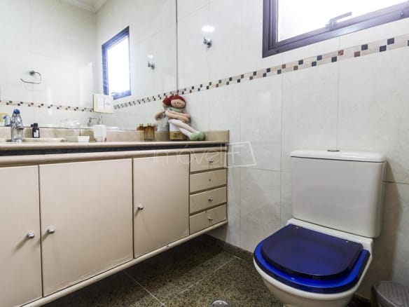 Casa de Condomínio para Venda com 4 quartos, em Tamboré com 318m²