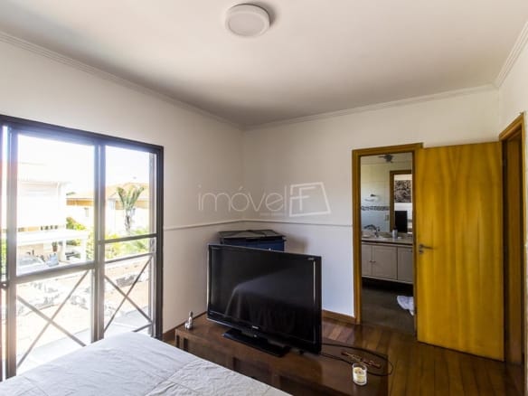 Casa de Condomínio para Venda com 4 quartos, em Tamboré com 318m²