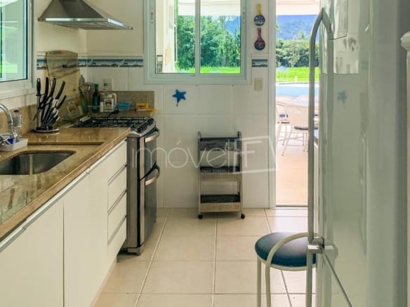 Casa no Condomínio Costa Verde Tabatinga com 5 suítes, na Praia de Tabatinga com 300m²