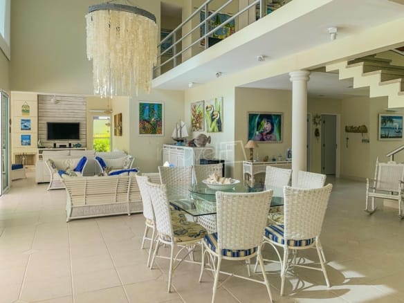 Casa no Condomínio Costa Verde Tabatinga com 5 suítes, na Praia de Tabatinga com 300m²