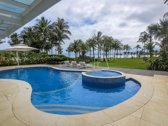 Casa no Condomínio Costa Verde Tabatinga com 5 suítes na Praia de Tabatinga com 361m²