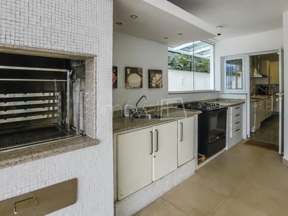Casa no Condomínio Costa Verde Tabatinga com 5 suítes na Praia de Tabatinga com 361m²
