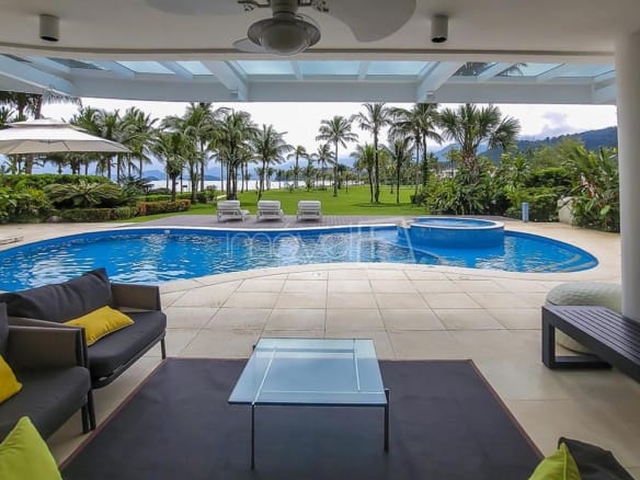 Casa no Condomínio Costa Verde Tabatinga com 5 suítes na Praia de Tabatinga com 361m²