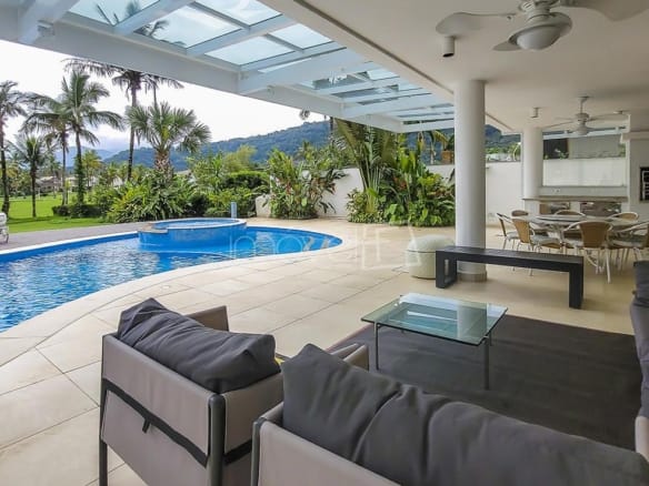 Casa no Condomínio Costa Verde Tabatinga com 5 suítes na Praia de Tabatinga com 361m²