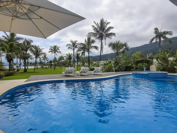 Casa no Condomínio Costa Verde Tabatinga com 5 suítes na Praia de Tabatinga com 361m²