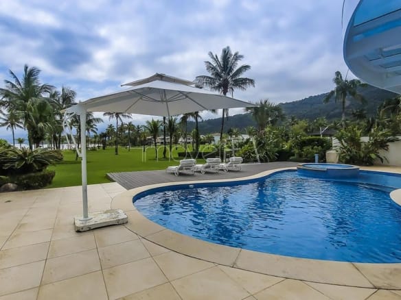 Casa no Condomínio Costa Verde Tabatinga com 5 suítes na Praia de Tabatinga com 361m²