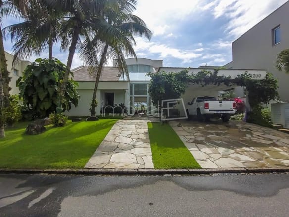 Casa no Condomínio Costa Verde Tabatinga com 5 suítes na Praia de Tabatinga com 361m²
