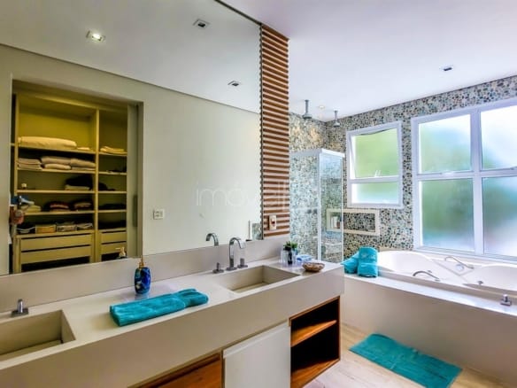 Casa no Condomínio Costa Verde Tabatinga com 8 suítes na Praia de Tabatinga com 670m²