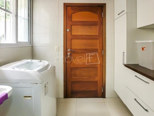 Casa para Temporada em Ubatuba no Condomínio Recanto da Lagoinha com 4 quartos e 300m²