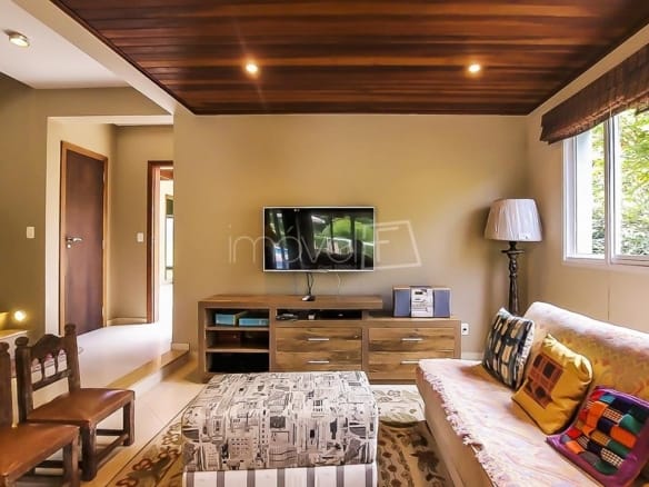 Casa para Temporada em Ubatuba no Condomínio Recanto da Lagoinha com 4 quartos e 300m²