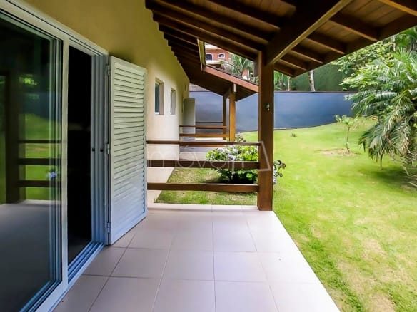 Casa para Temporada em Ubatuba no Condomínio Recanto da Lagoinha com 4 quartos e 300m²