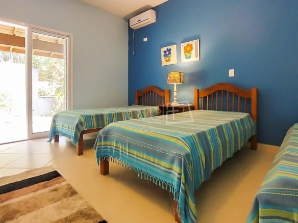Casa para Temporada em Ubatuba no Condomínio Recanto da Lagoinha com 4 quartos e 300m²