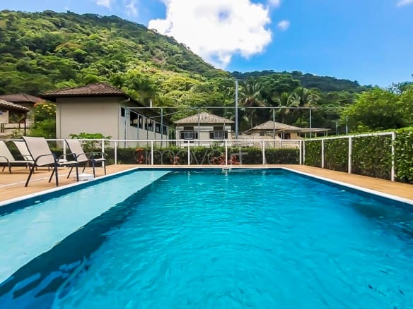 Casa para Temporada em Ubatuba no Condomínio Recanto da Lagoinha com 4 quartos e 300m²