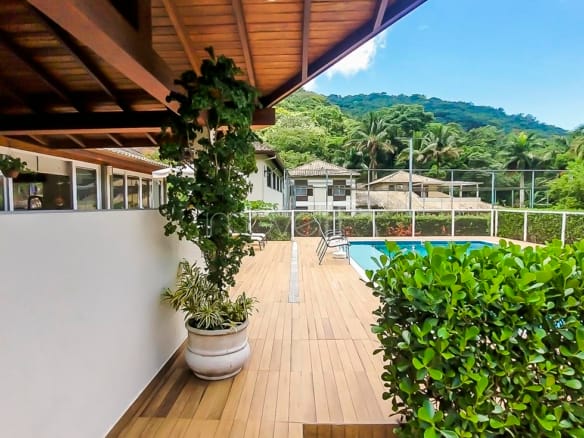 Casa para Temporada em Ubatuba no Condomínio Recanto da Lagoinha com 4 quartos e 300m²