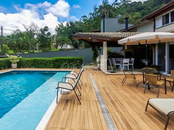 Casa para Temporada em Ubatuba no Condomínio Recanto da Lagoinha com 4 quartos e 300m²