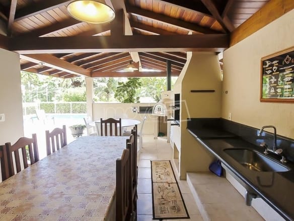 Casa para Temporada em Ubatuba no Condomínio Recanto da Lagoinha com 4 quartos e 300m²