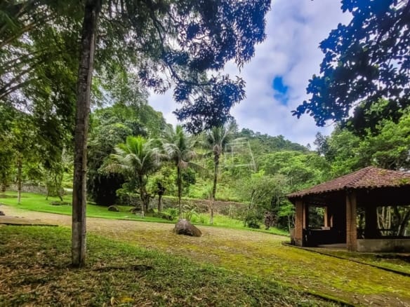 Terreno para Venda Praia de Tabatinga em Ubatuba com 11600m²