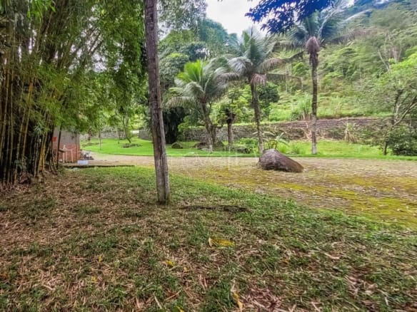 Terreno para Venda Praia de Tabatinga em Ubatuba com 11600m²