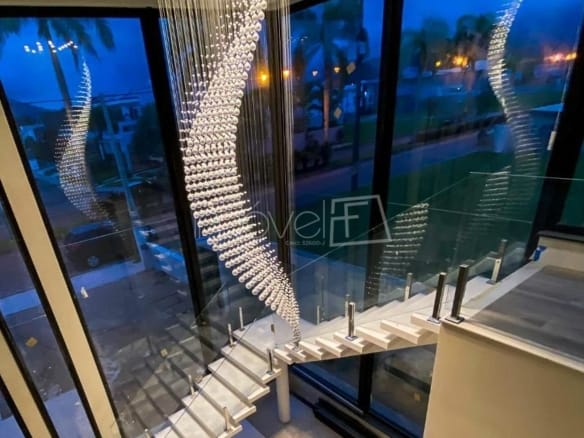 Casa à Venda em Massaguaçu no Condomínio Costa Nova Residence com 4 quartos e 357m²