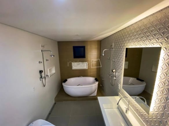 Casa à Venda em Massaguaçu no Condomínio Costa Nova Residence com 4 quartos e 357m²