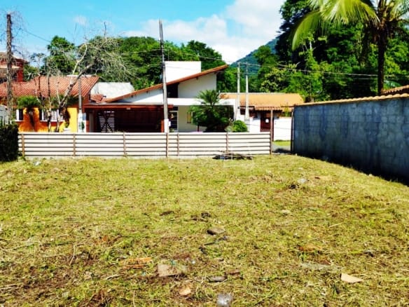 Terreno para Venda em Praia da Mococa com 384m²