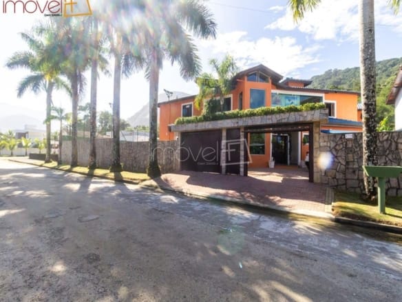 Casa de Condomínio para Venda com 4 quartos, em Praia da Mococa com 450m²