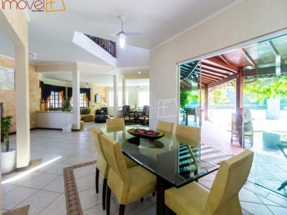 Casa de Condomínio para Venda com 4 quartos, em Praia da Mococa com 450m²