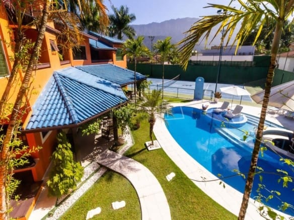 Casa de Condomínio para Venda com 4 quartos, em Praia da Mococa com 450m²