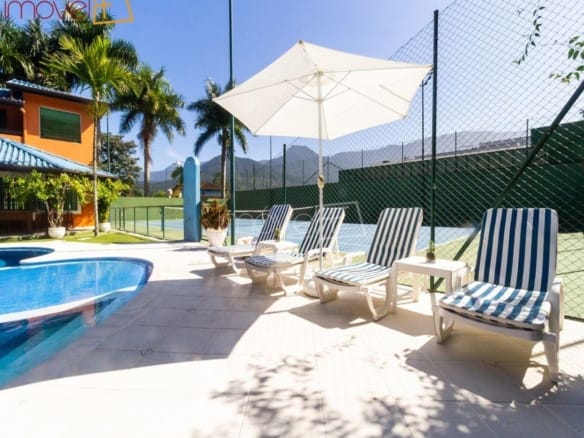 Casa de Condomínio para Venda com 4 quartos, em Praia da Mococa com 450m²