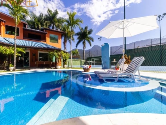Casa de Condomínio para Venda com 4 quartos, em Praia da Mococa com 450m²