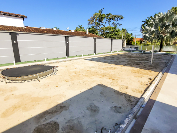 Casa de Condomínio para Venda com 7 quartos, em Lázaro com 1500m²