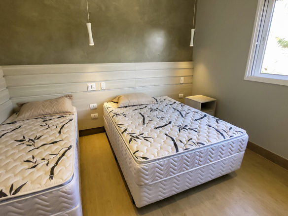 Casa de Condomínio para Venda com 7 quartos, em Lázaro com 1500m²