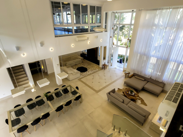 Casa de Condomínio para Venda com 7 quartos, em Lázaro com 1500m²