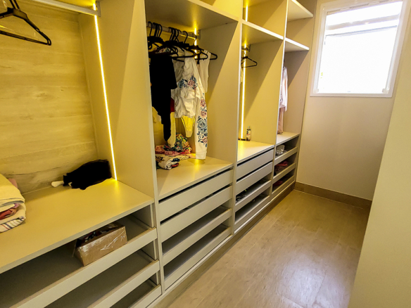 Casa de Condomínio para Venda com 7 quartos, em Lázaro com 1500m²