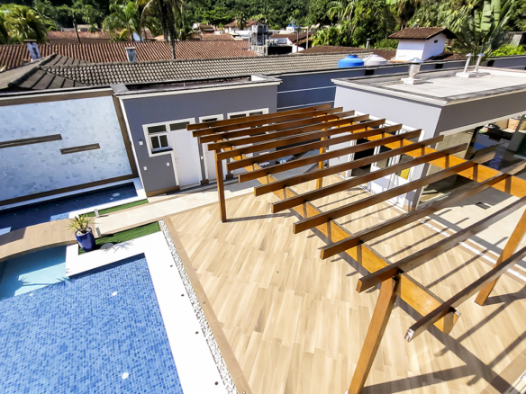 Casa de Condomínio para Venda com 7 quartos, em Lázaro com 1500m²