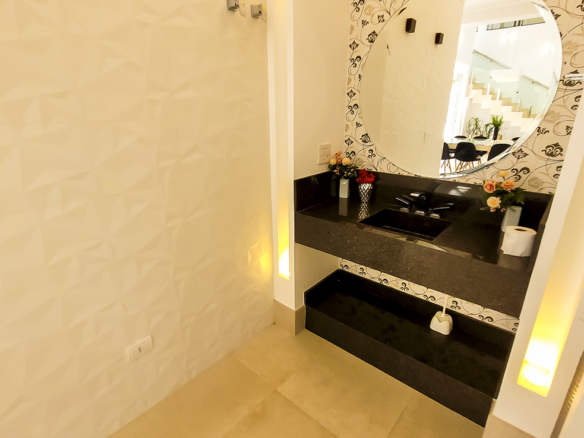 Casa de Condomínio para Venda com 7 quartos, em Lázaro com 1500m²
