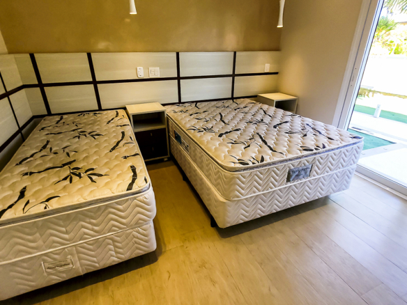 Casa de Condomínio para Venda com 7 quartos, em Lázaro com 1500m²